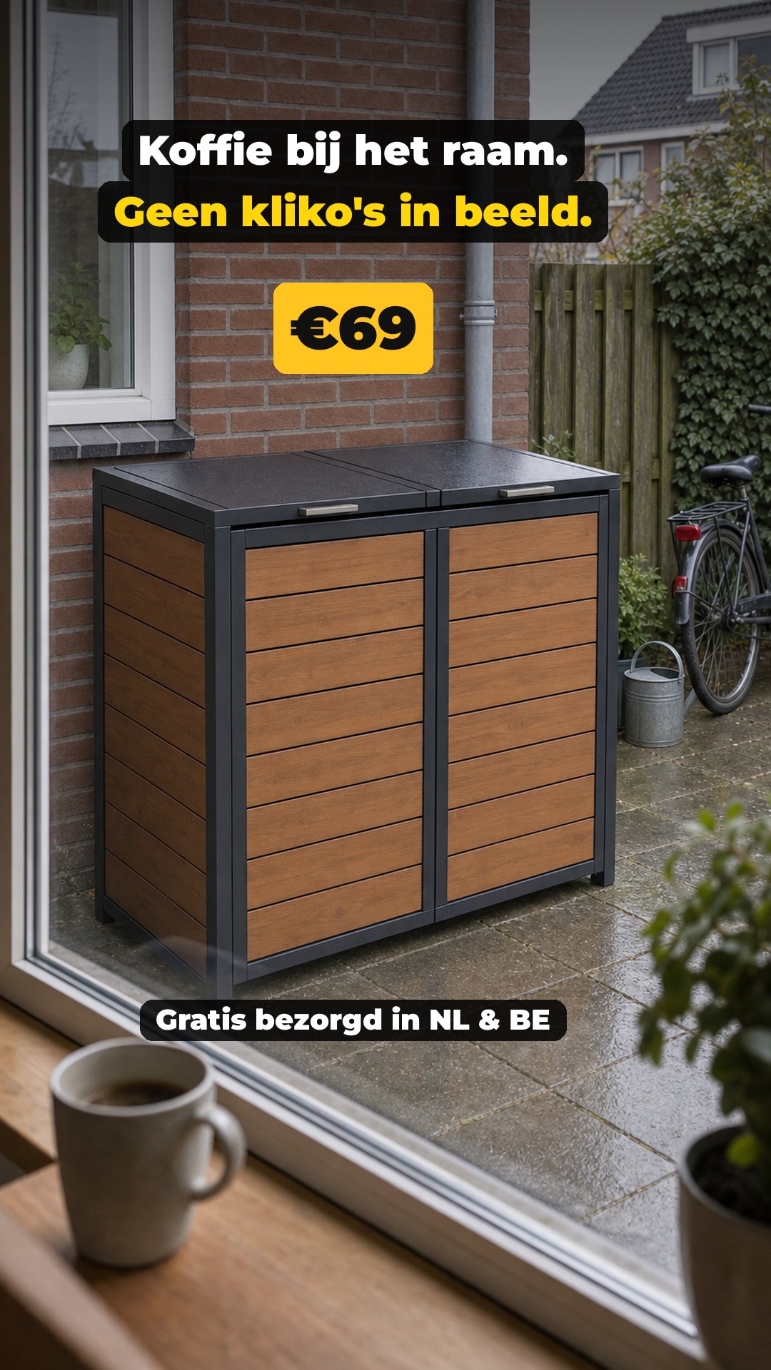 Koffie bij het raam. Geen kliko's in beeld. · €69