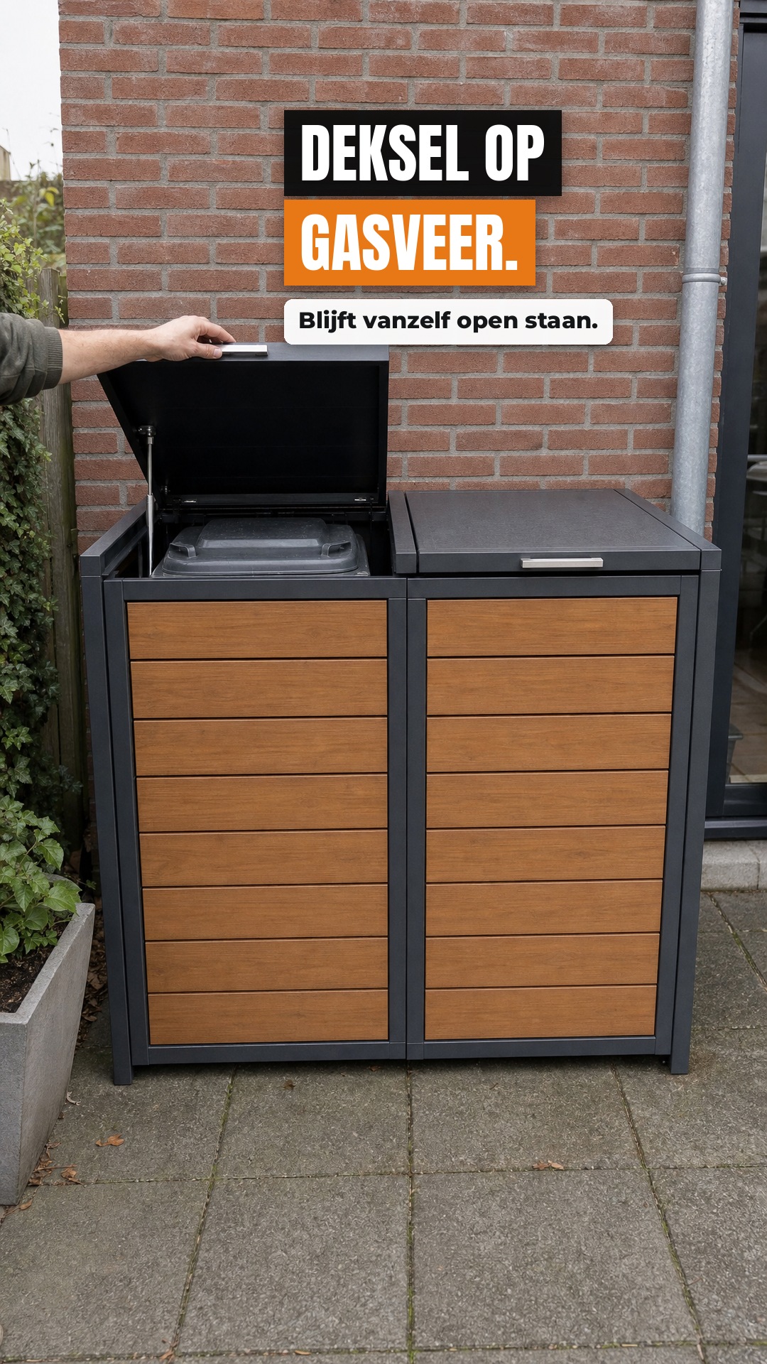Deksel op gasveer. · Blijft vanzelf open staan.